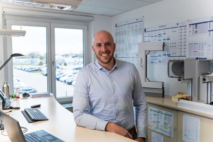 Abschlussarbeit – Entwicklung und Evaluation eines Prüfverfahrens zur Qualitätssicherung von PVC-Fensterprofilen, 1. Bild