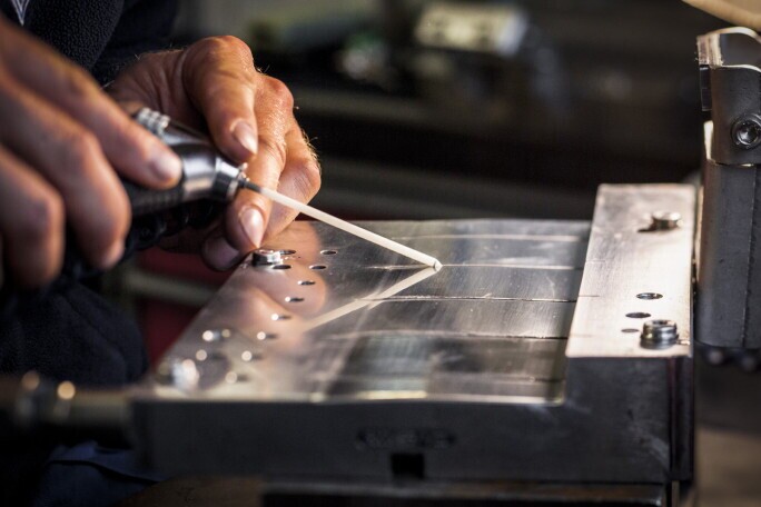 Technicien Mise au Point Outillages H/F H/F, 1. portrait